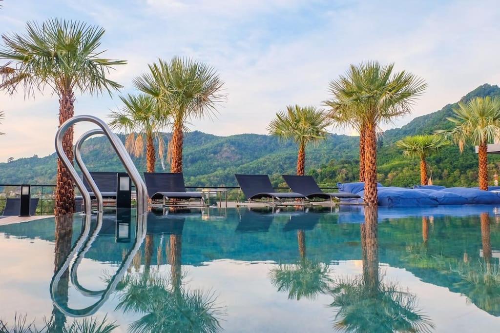 P15 Pool View Apartment