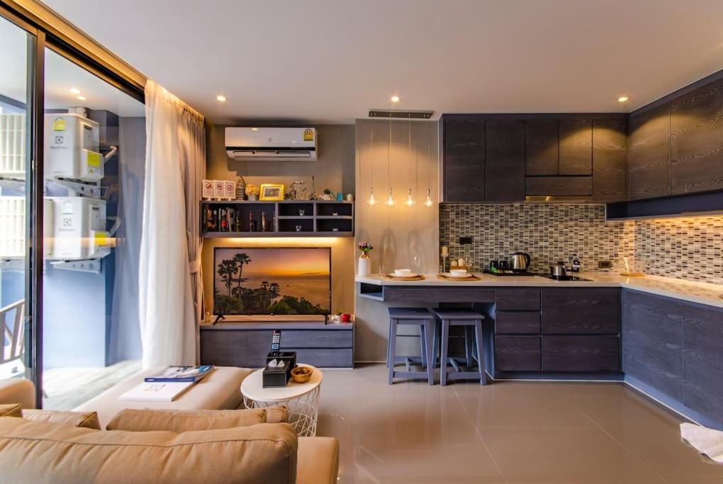 P15 Pool View Apartment *